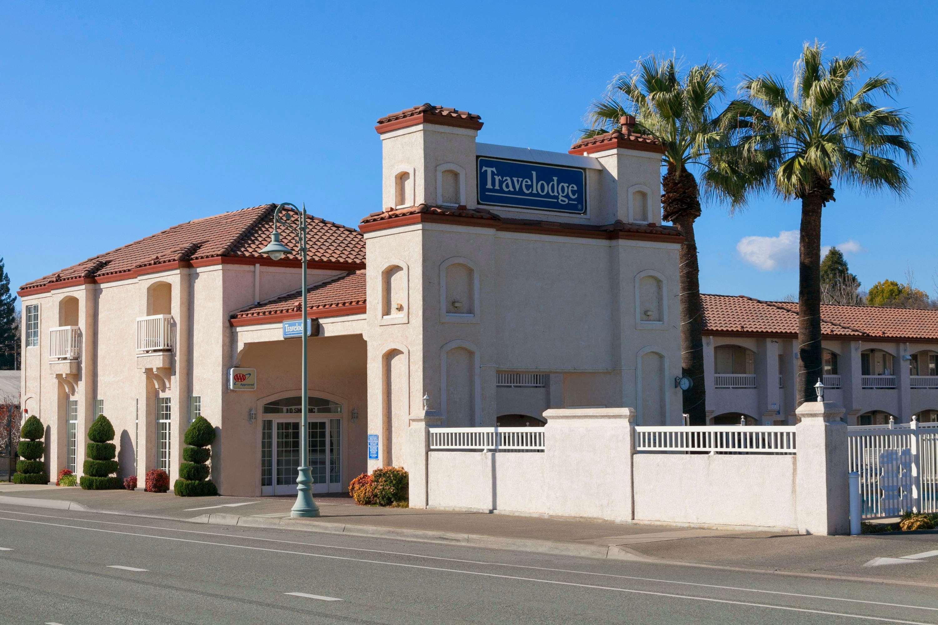 Travelodge By Wyndham Redding Ca Екстериор снимка