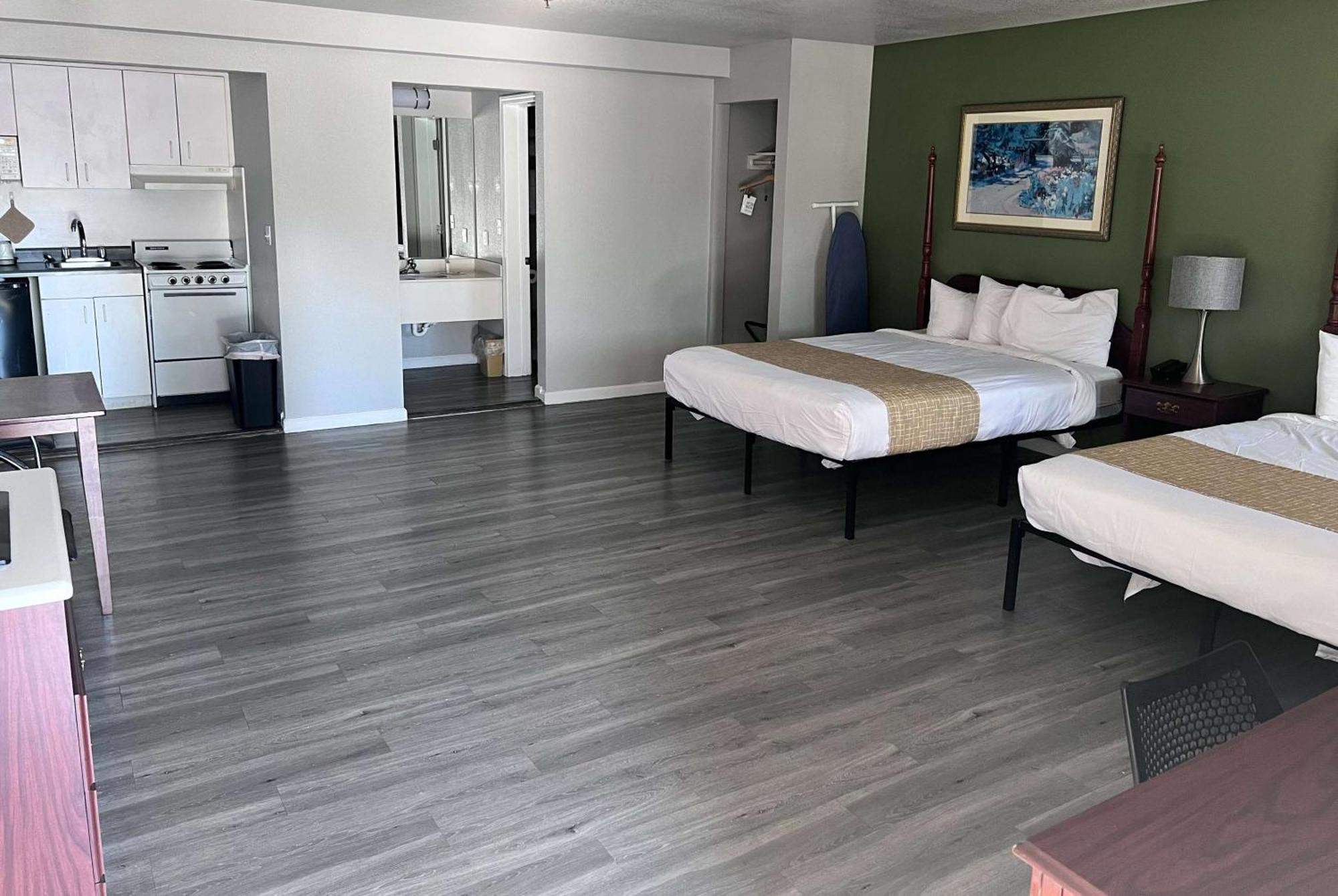 Travelodge By Wyndham Redding Ca Екстериор снимка
