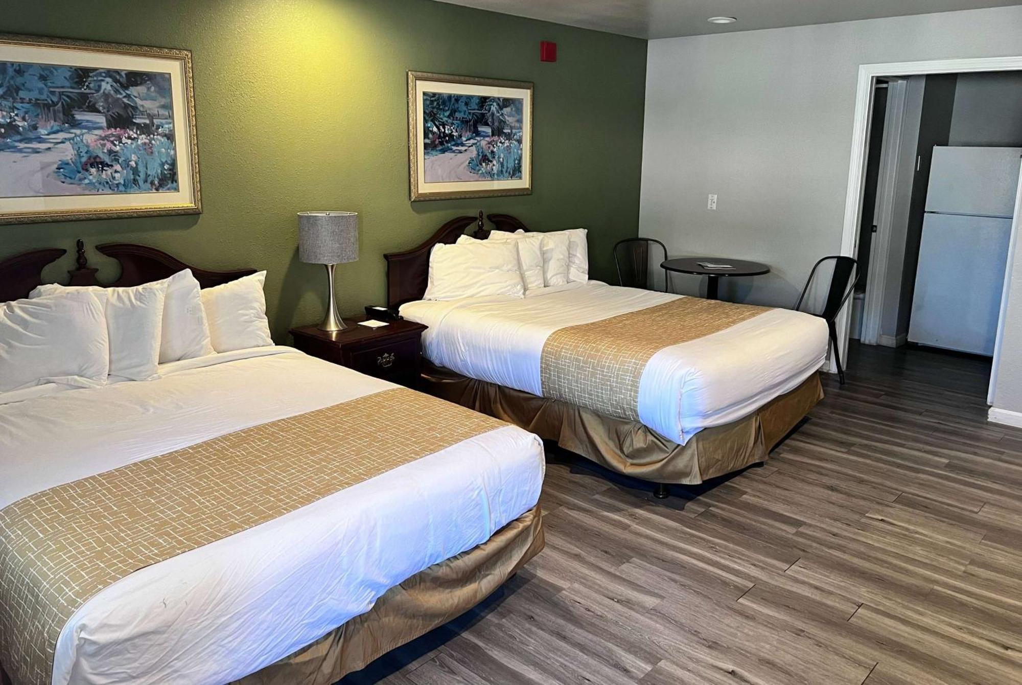 Travelodge By Wyndham Redding Ca Екстериор снимка