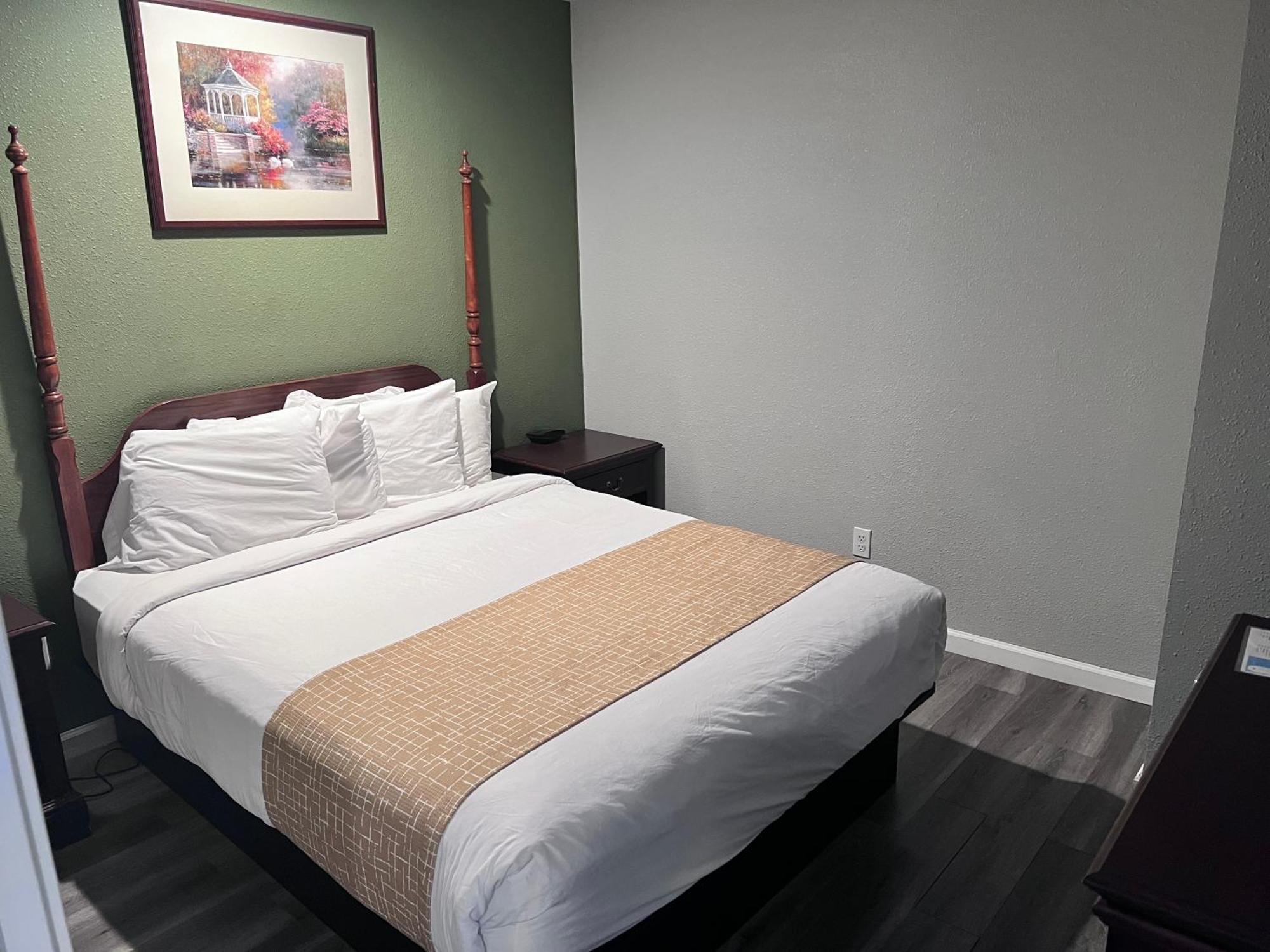 Travelodge By Wyndham Redding Ca Екстериор снимка