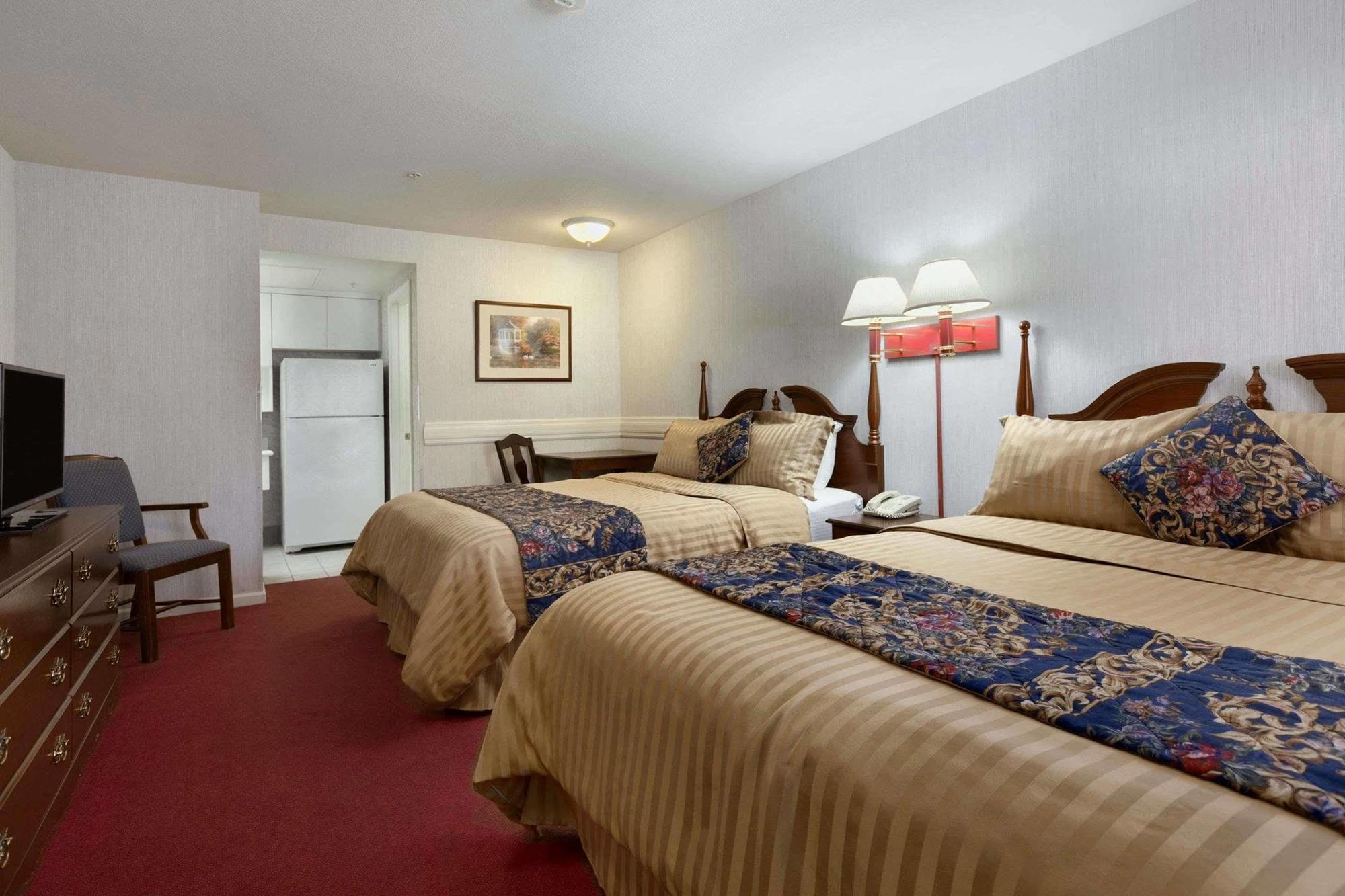 Travelodge By Wyndham Redding Ca Екстериор снимка